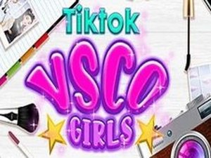 Fashion Stylist Dress Up Game